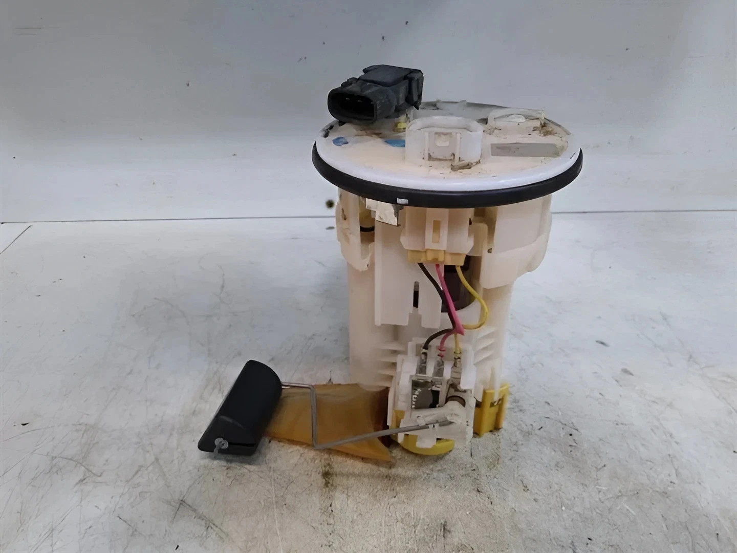 2003-2006 Toyota Camry Fuel Pump Assembly OEM
