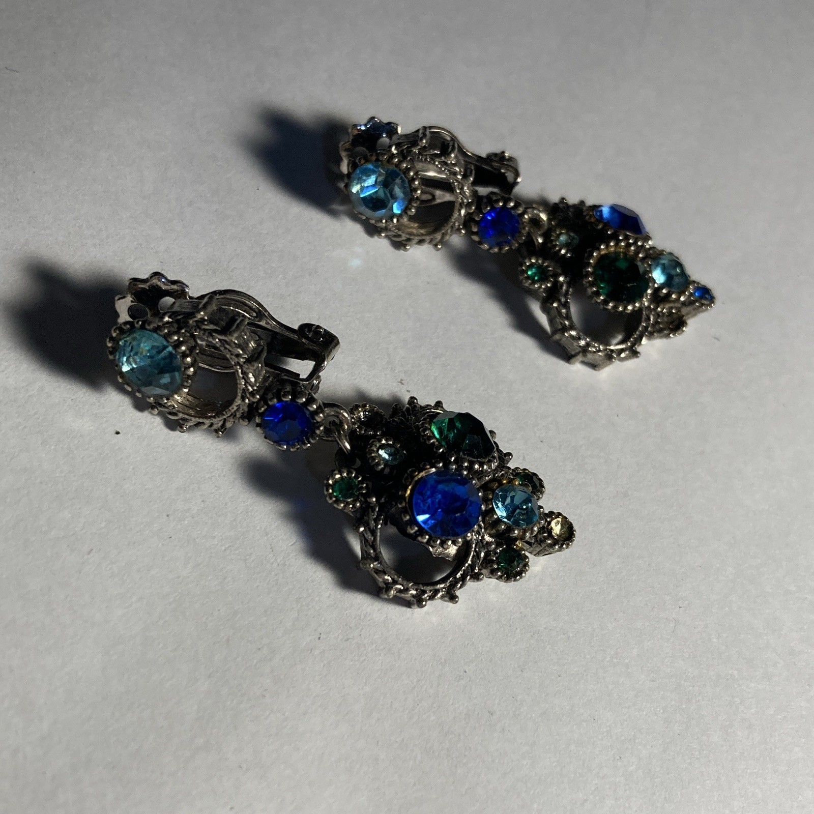 Signed Hollycraft Blue Green Rhinestone Dangle Clip On Earrings Silver Tone VTG