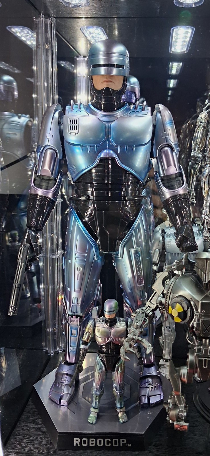 Hot Toys RoboCop 2 1/6 Diecast Figure MMS827D74  Used but Mint New Condition. 