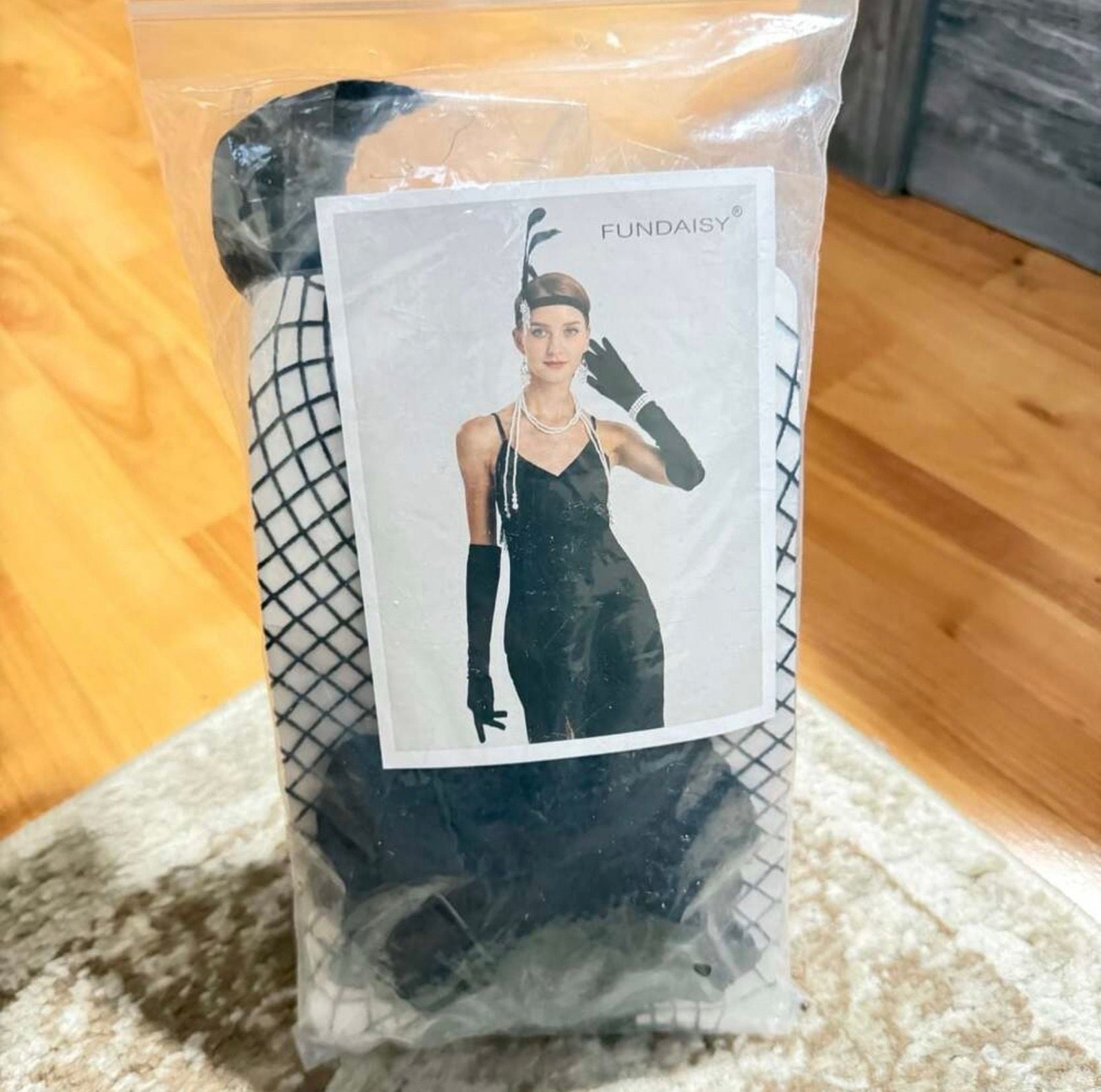FUNDAISY 1920s Flapper Costume Set Great Gatsby Black Dress Accessories