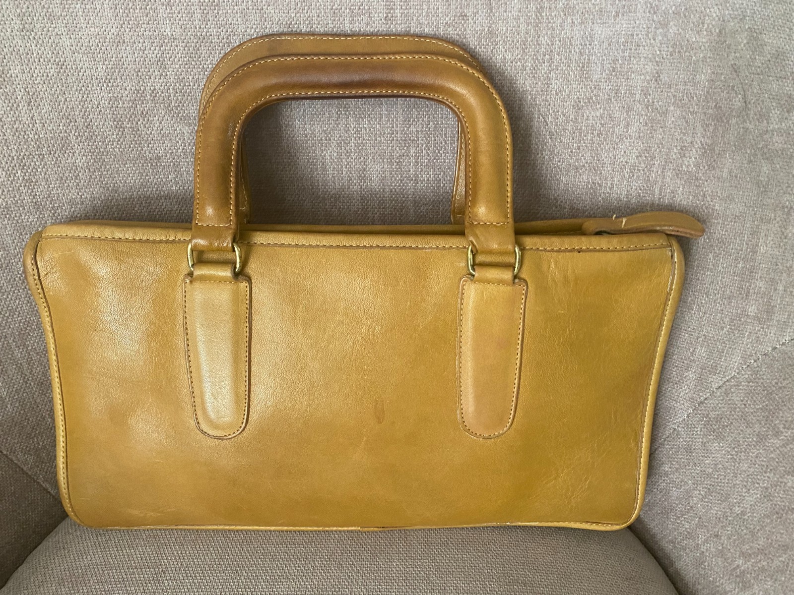 Vintage Coach NYC Carmel Glove Tanned 1026 Bonnie Cashin slim satchel Vintage Coach NYC Carmel Glove Tanned 1026 Bonnie Cashin slim satchel