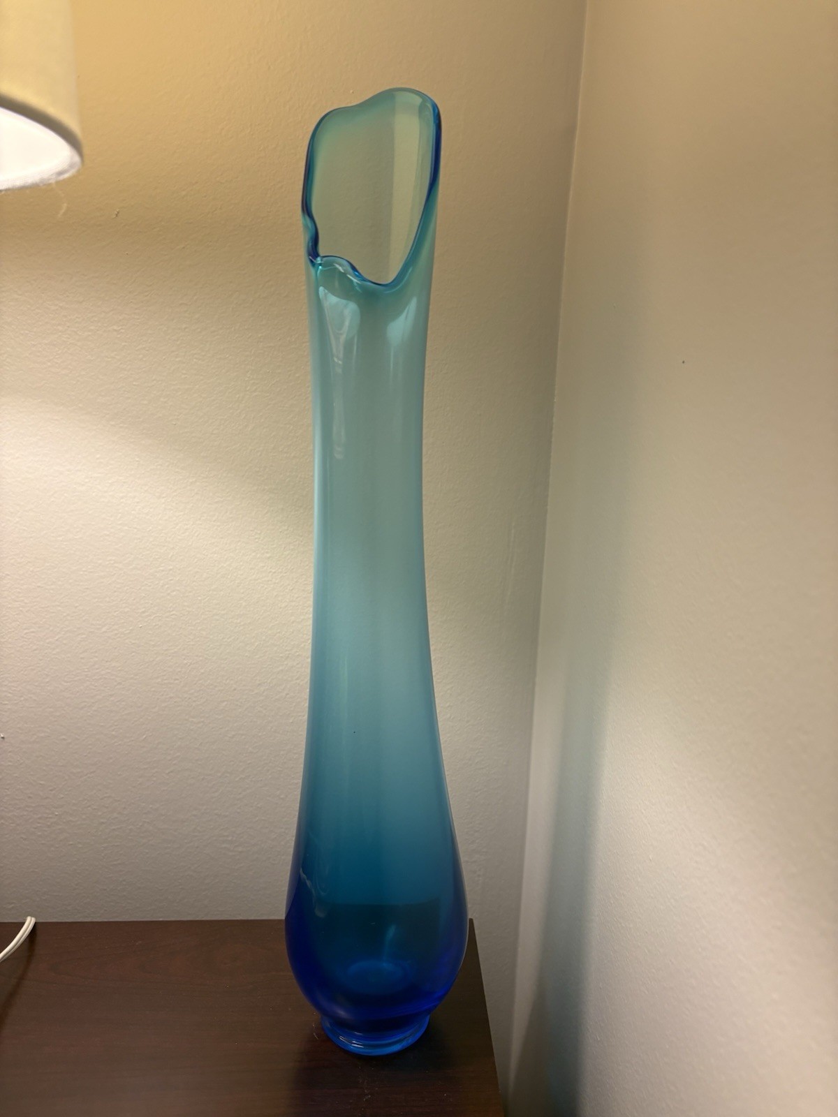 MCM le Smith Peacock Blue Swung Glass Vase 20\