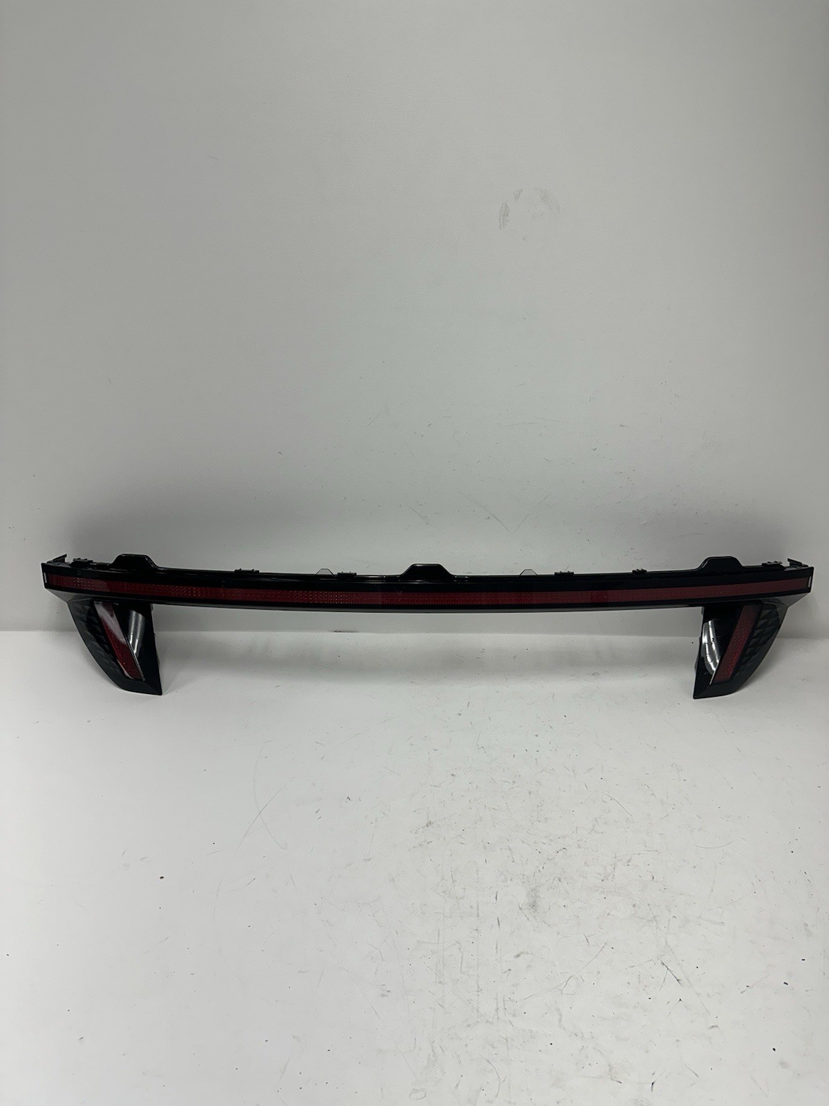 2022-2025 Hyundai Tucson Center Tail Light Bar Full LED 92403-CW120 OEM