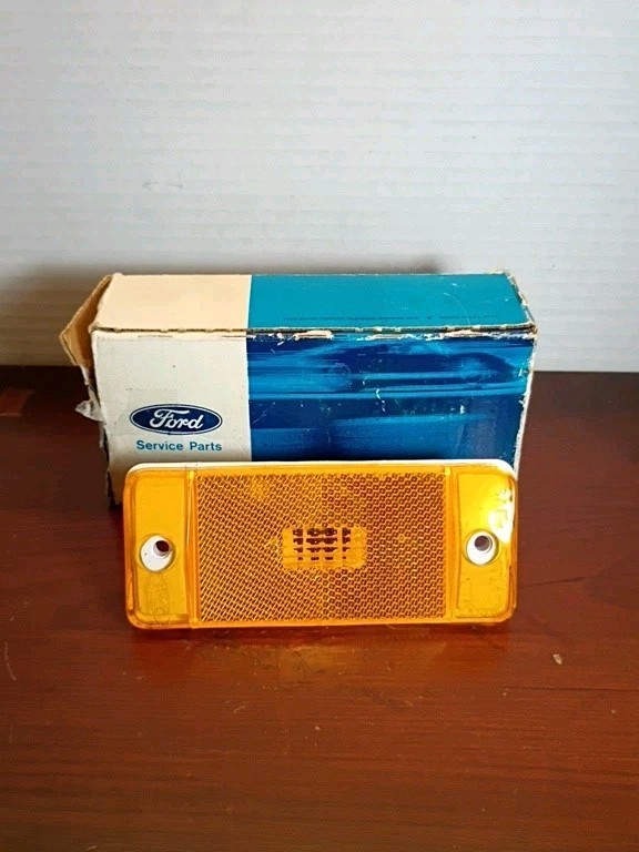 NOS 1970-1977 Ford Bronco F100 Side Marker Light Lamp Amber OEM Box D5TZ-15A201-