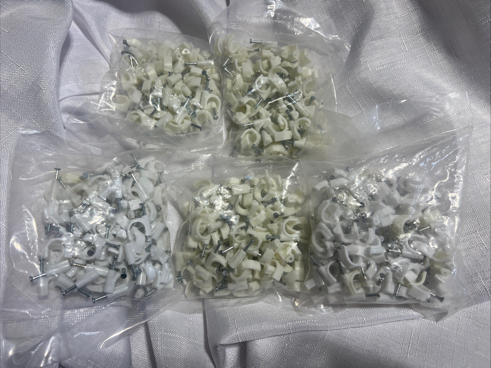 500  Pcs 10mm Cable Clips with Steel Nails White And Off White Asst
