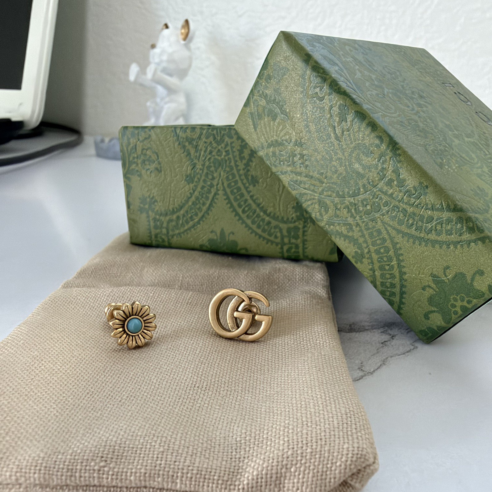 Gucci Earrings Gold Tone Flower With Blue Stone