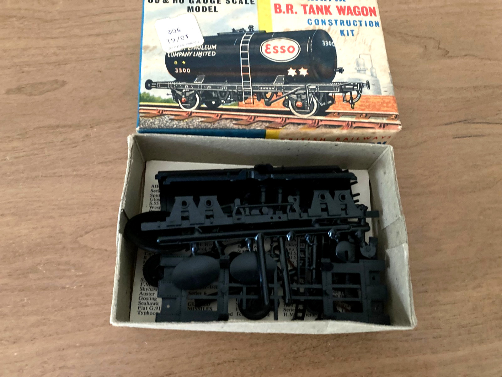 Vintage Airfix 00/HO gauge Esso Petroleum Tank Car BRR Model Kit Series 1  NIB