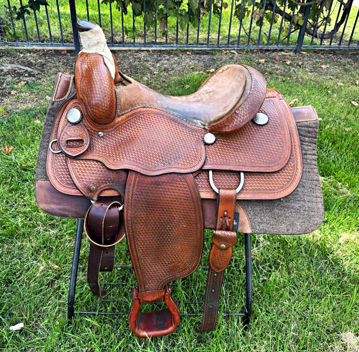 RIcotti western saddle - 16 inch seat , full quarter horse bars -6.5” gullet RIcotti western saddle - 16 inch seat , full quarter horse bars -6.5” gullet