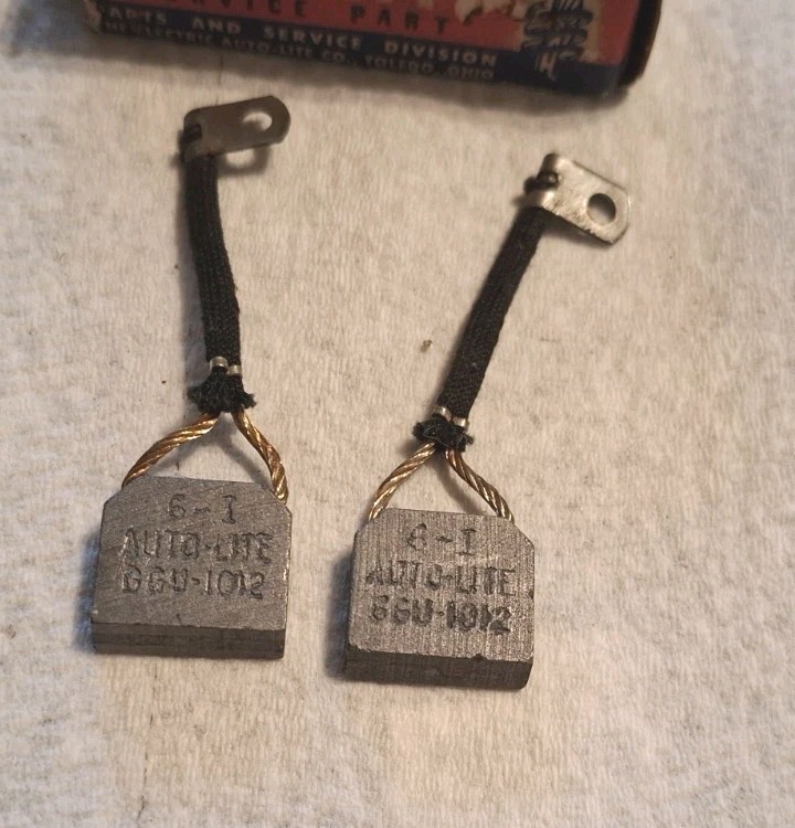 VINTAGE MOPAR 6 VOLT GENERATOR BRUSHES AUTOLITE GGU-1012 NOS 1946-58 CAR TRUCK VINTAGE MOPAR 6 VOLT GENERATOR BRUSHES AUTOLITE GGU-1012 NOS 1946-58 CAR TRUCK