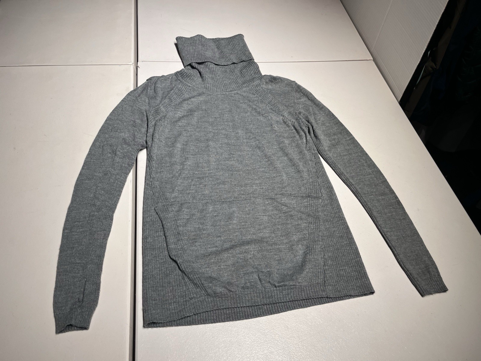 Lululemon Sweater Women’s 8 Sweat And Savasana Rib Knit Turtleneck Heather Gray