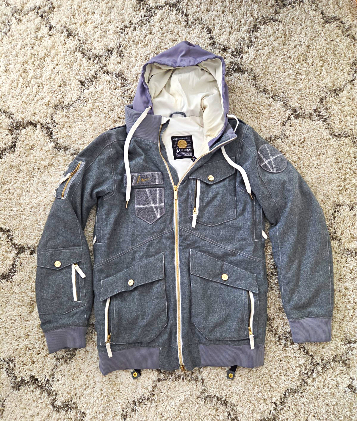 RARE 2010 Nike Snowboarding MCM Men’s Gray Hooded Softshell Zip Jacket M Pockets