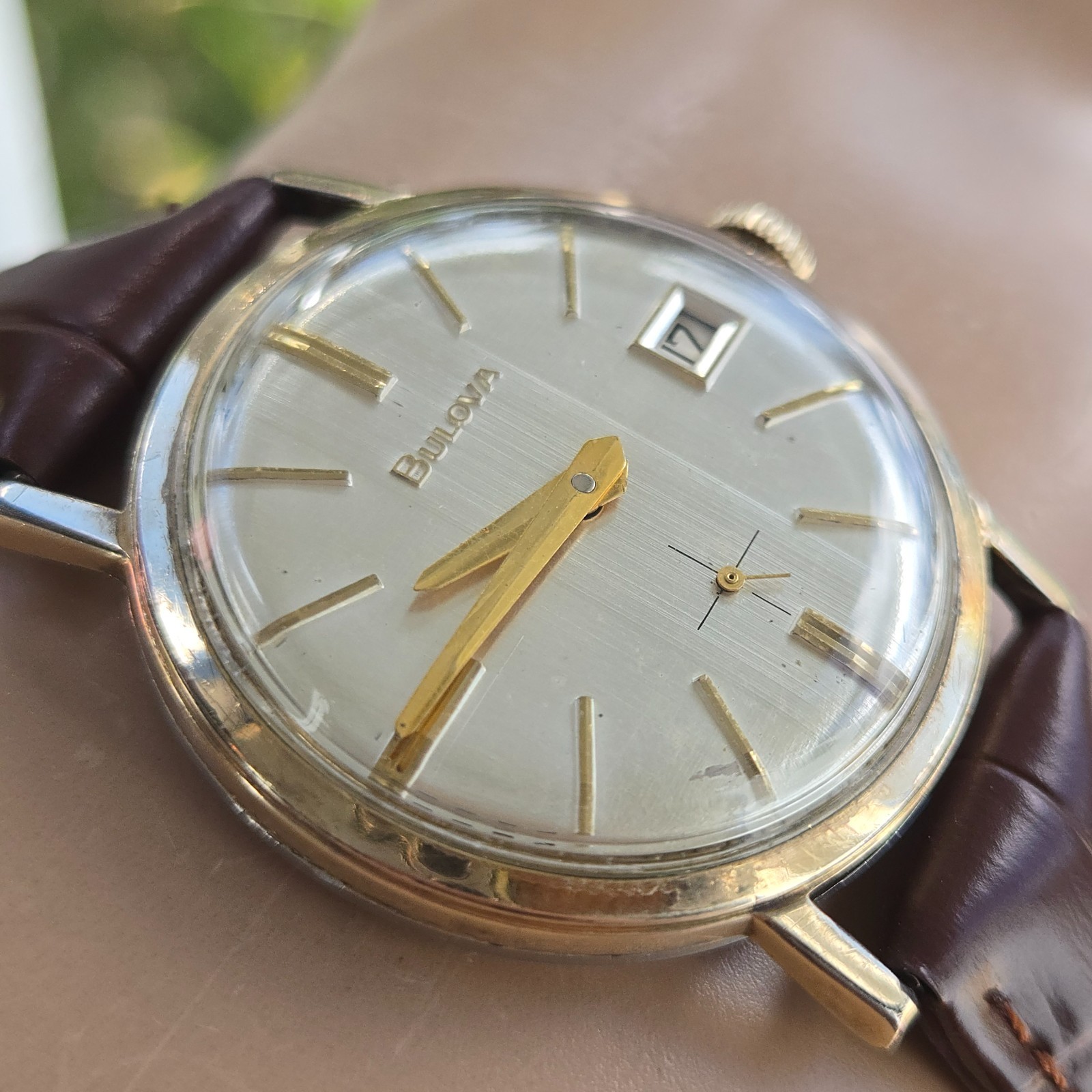 Vintage BULOVA DATE KING mens manual wind watch 11BLD Linen dial 1969 G2U