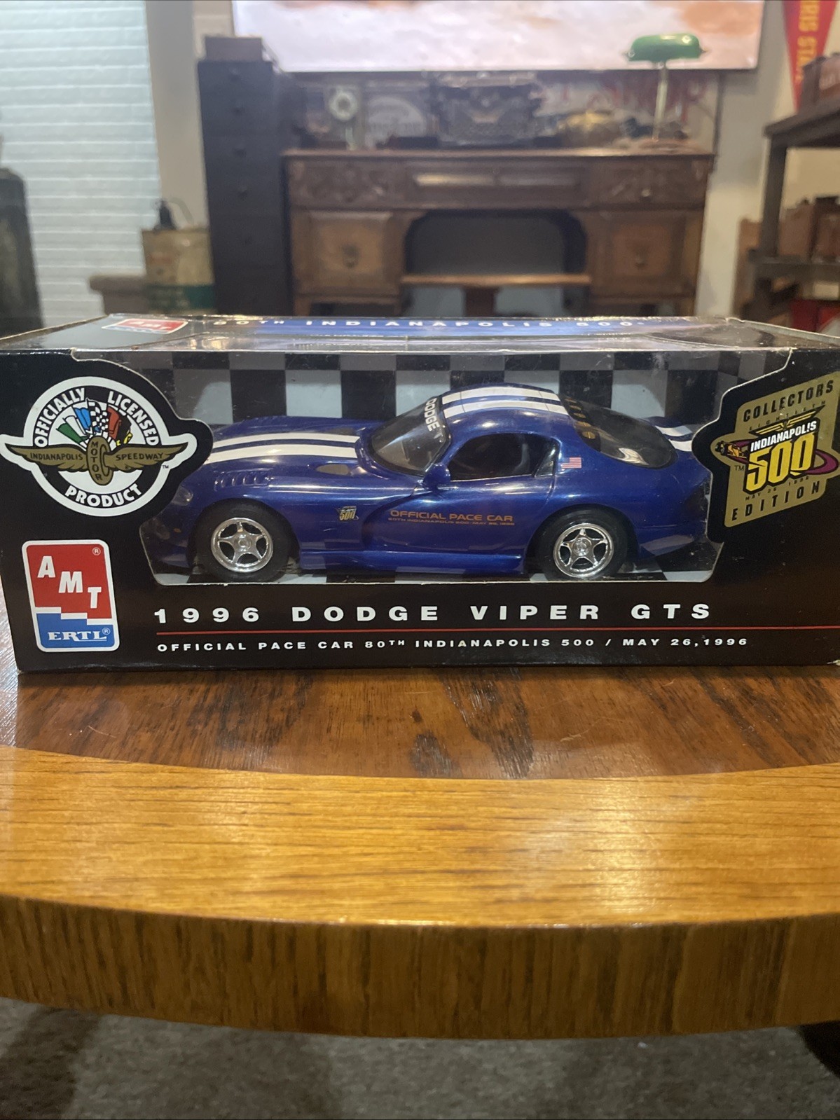 AMT Ertle 1996 Dodge Viper GTS Indy Pace Car 1:24 AMT Ertle 1996 Dodge Viper GTS Indy Pace Car 1:24