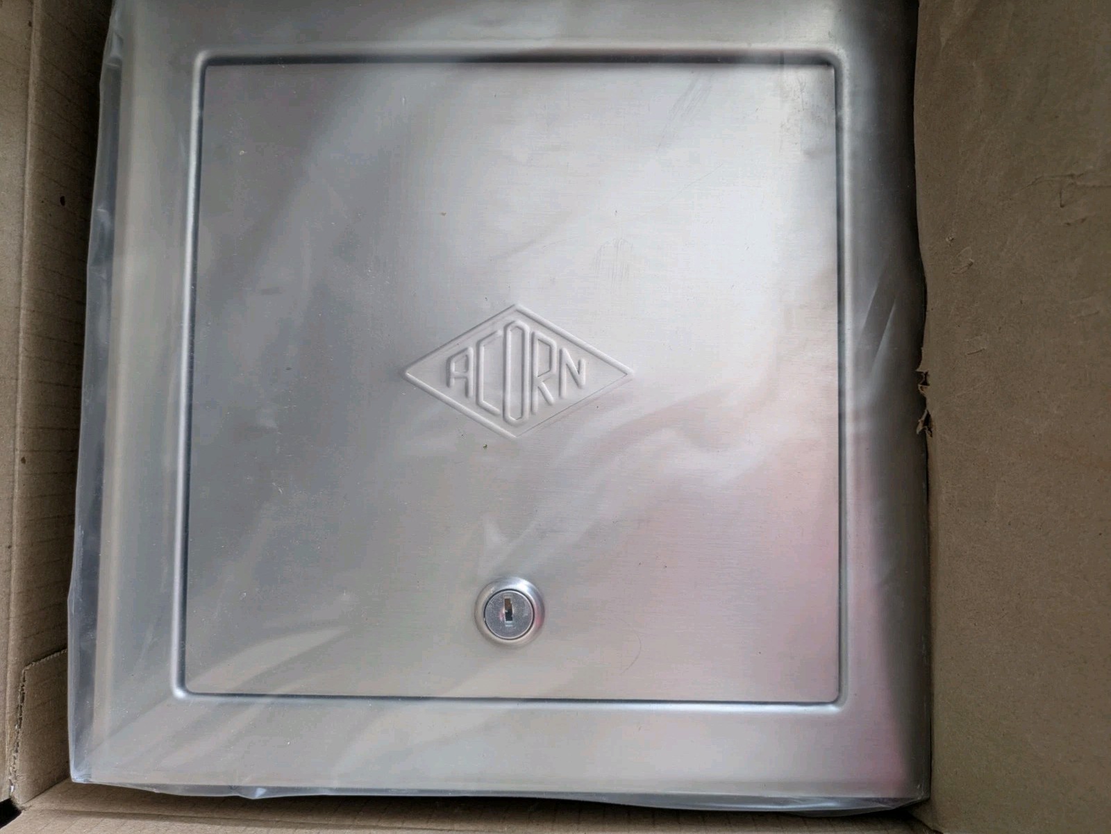 Acorn Engineering 8196 Series Single Valve Recessed Dialysis Supply & Waste Box Acorn Engineering 8196 Series Single Valve Recessed Dialysis Supply & Waste Box