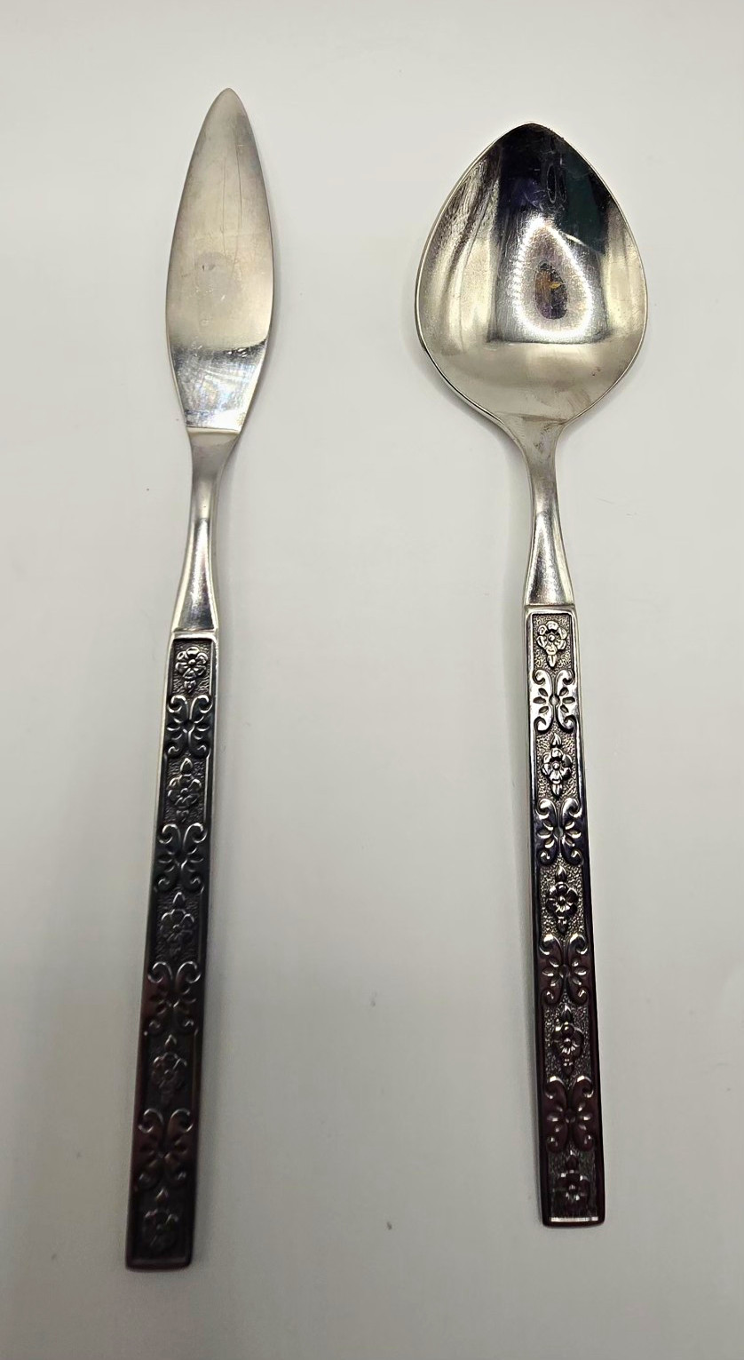 Oneida CAPRI Stainless Distinction Textured Blk Accent Butter Knife Sugar Spoon Oneida CAPRI Stainless Distinction Textured Blk Accent Butter Knife Sugar Spoon