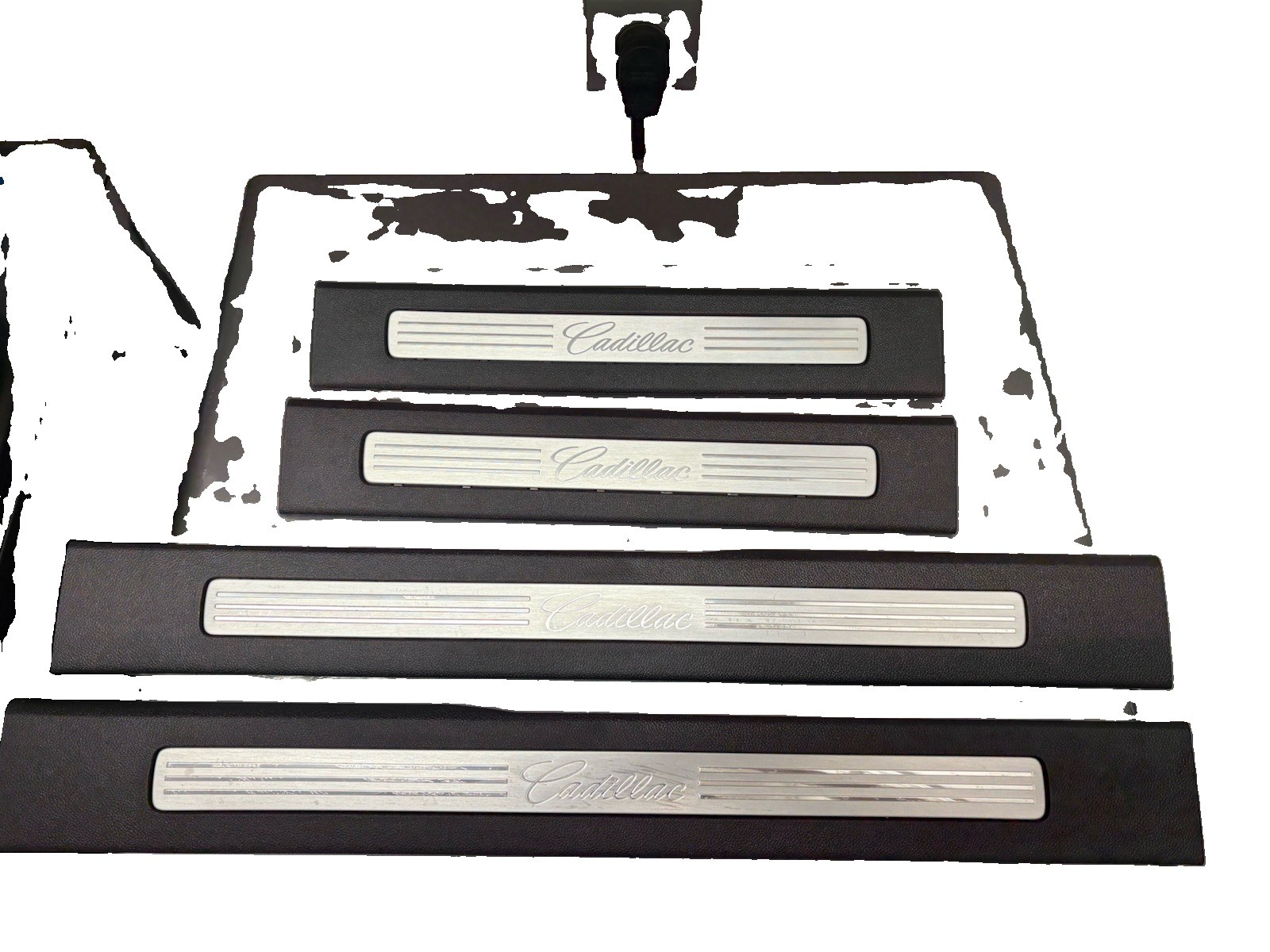 Title: OEM GM NOS 07-14 Cadillac Escalade Door Sill Plates Set 5848375 5848379