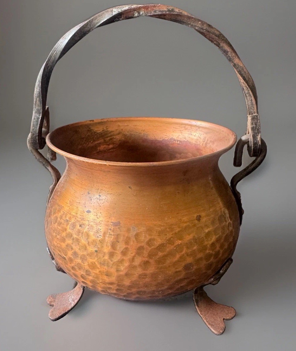 VTG Hammered Copper Pot Cauldron with Swing Handle and Tripod 3 Legs W Germany