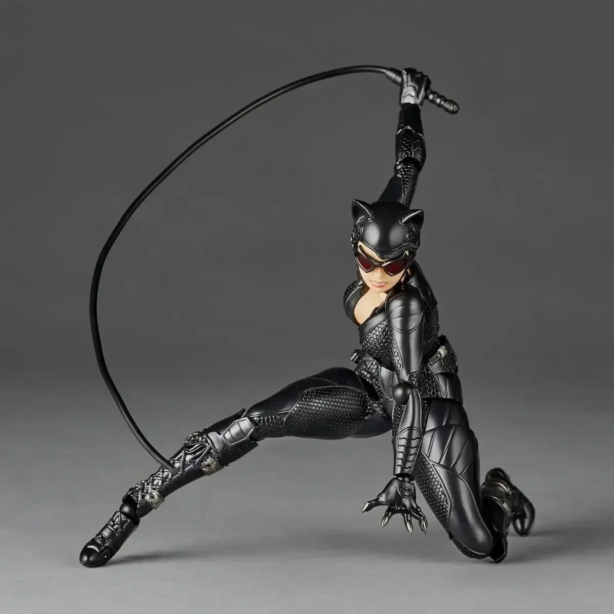 Catwoman Revoltech Yamaguchi Action Figure – Arkham Series PVC Collectible Model