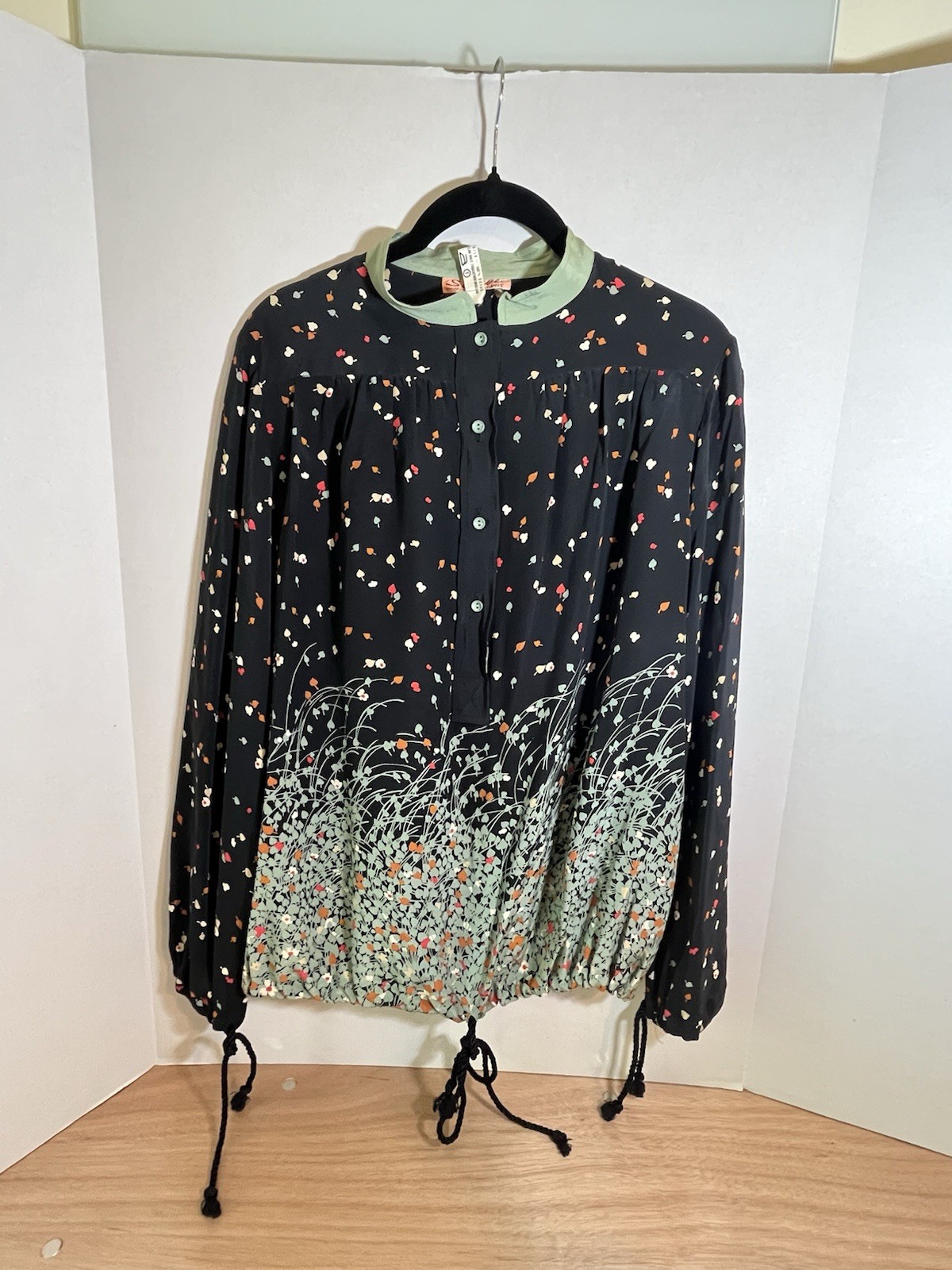 Vintage Scali Blouse Made in Paris France -100% Silk Vintage Scali Blouse Made in Paris France -100% Silk