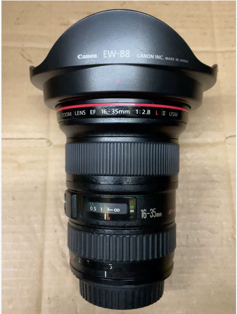Canon EF 16-35mm f/2.8 L II USM Lens for Canon EF mount W/Lens hood Excellen Canon EF 16-35mm f/2.8 L II USM Lens for Canon EF mount W/Lens hood Excellen