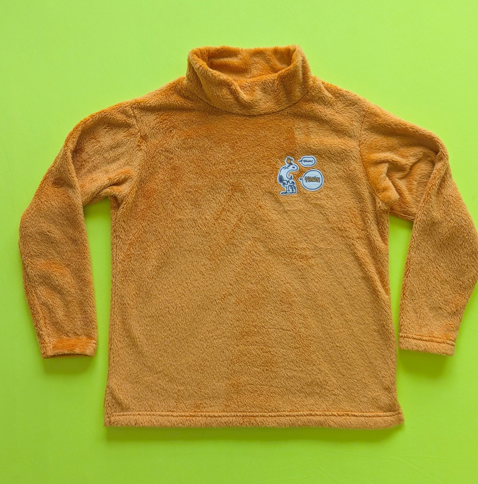 Uniqlo Rare Vintage Snoopy Fleece Yellow Sweatshirt Pullover Size M Uniqlo Rare Vintage Snoopy Fleece Yellow Sweatshirt Pullover Size M