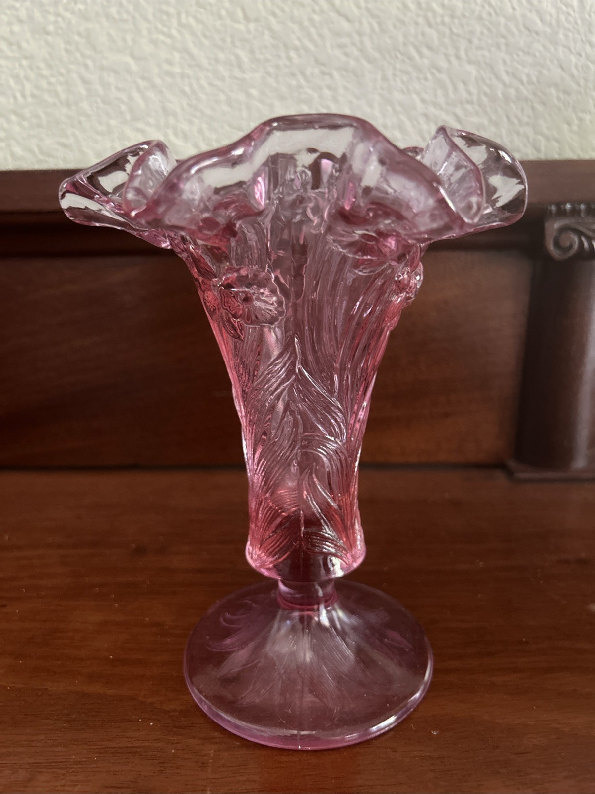 Vintage Fenton Glass Vase - Empress Rose Pink Raised Daffodil Flower Pattern Vintage Fenton Glass Vase - Empress Rose Pink Raised Daffodil Flower Pattern