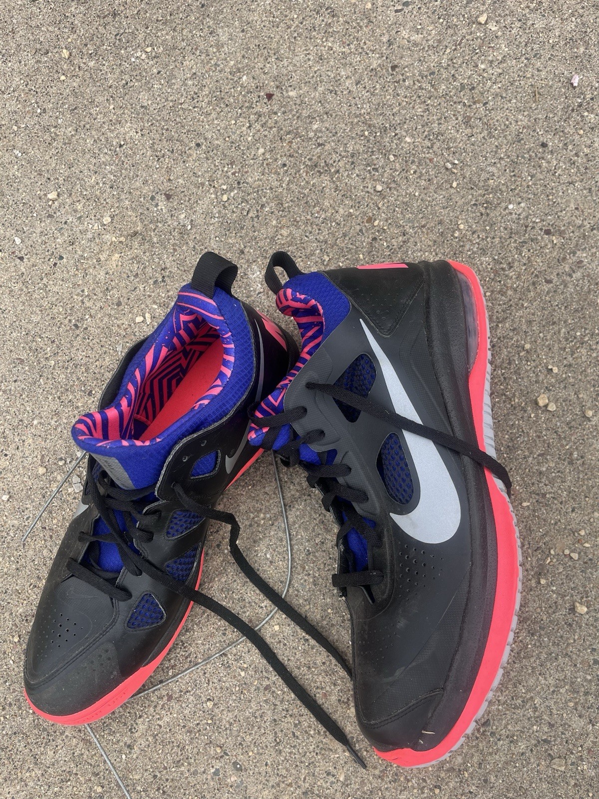 Nike Air Max Dominate XD Men\'s Sneakers previously worn by Julius Peppers