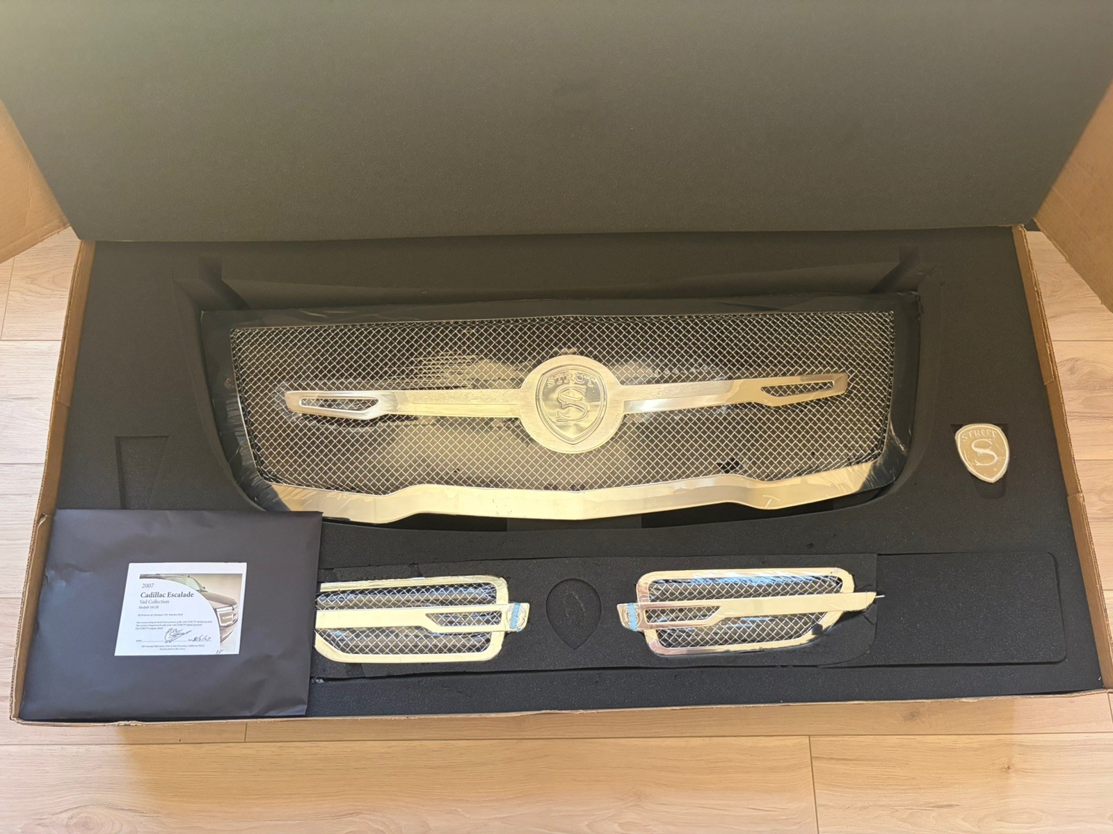 Cadillac Escalade 2007-2014 STRUT Custom Grille Full Kit NOS Factory Wrapped