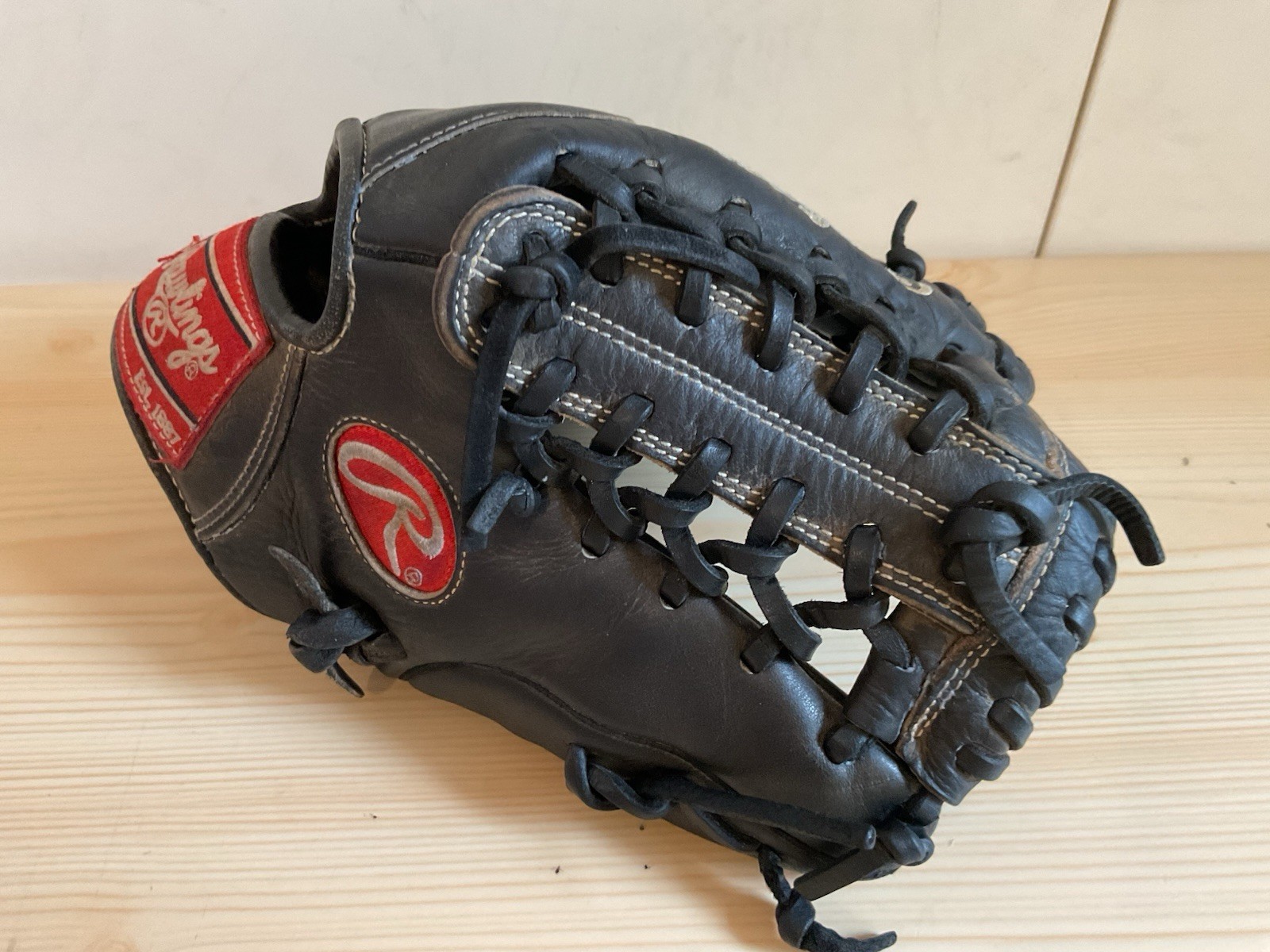 Rawlings Gold Glove Gamer Baseball Glove 11.5” RHT RIGHT THROW GG204G Rawlings Gold Glove Gamer Baseball Glove 11.5” RHT RIGHT THROW GG204G