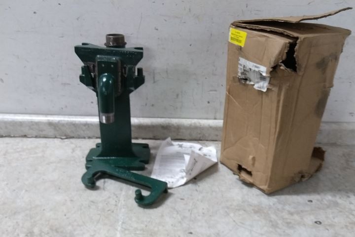 Zoeller 39-0134 1-1/4 In MNPT Pump Discharge Cast Iron Guide Rail System