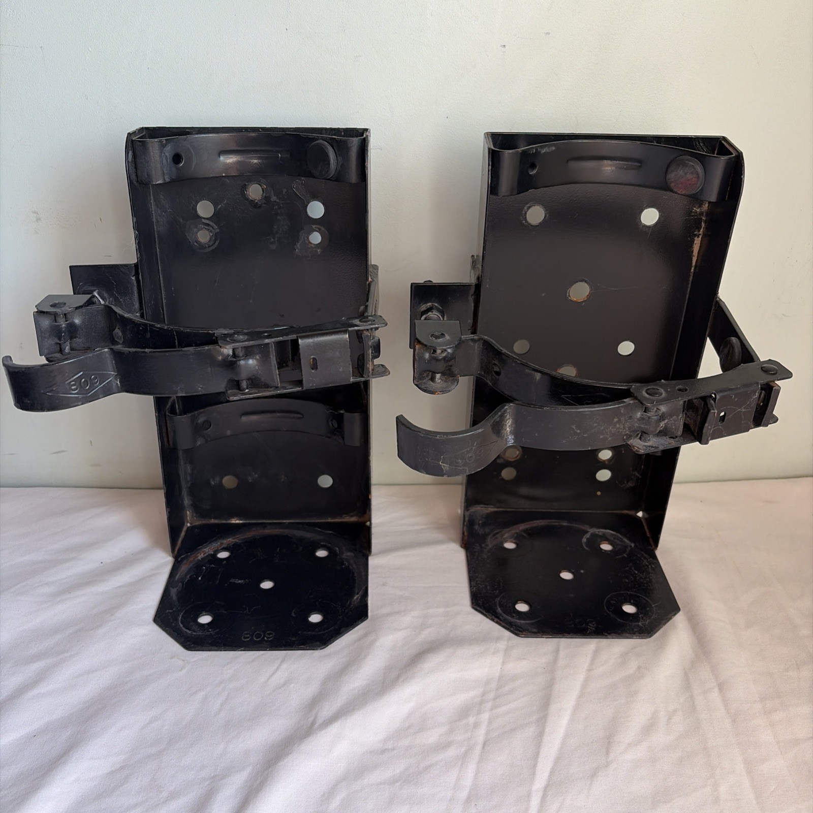 Lot of 2 AMEREX 809 STEEL HEAVY DUTY FIRE EXTINGUISHER BRACKET - USED
