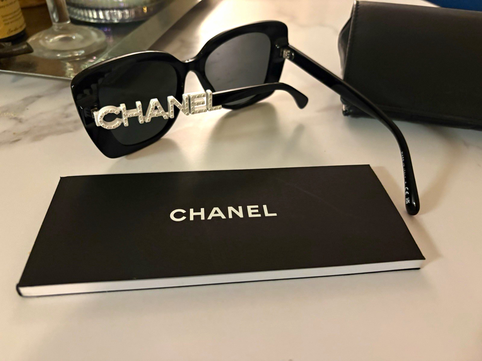 CHANEL CH5422 Women\'s Cat Eye Sunglasses Black Frame Gray Tinted Logo