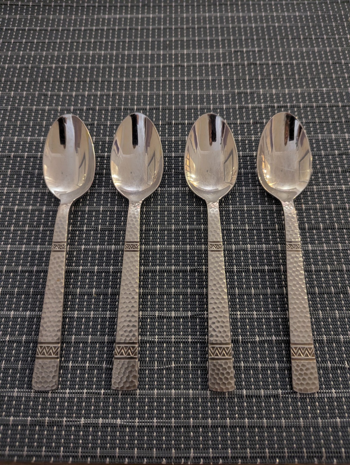 Set Of 4 Wallace CHEYENNE Teaspoons Hammered 18/10 Stainless  Flatware