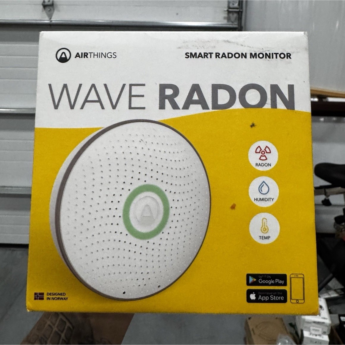 Airthings Wave Radon Smart Radon Detector Bluetooth Remote Monitoring White Airthings Wave Radon Smart Radon Detector Bluetooth Remote Monitoring White