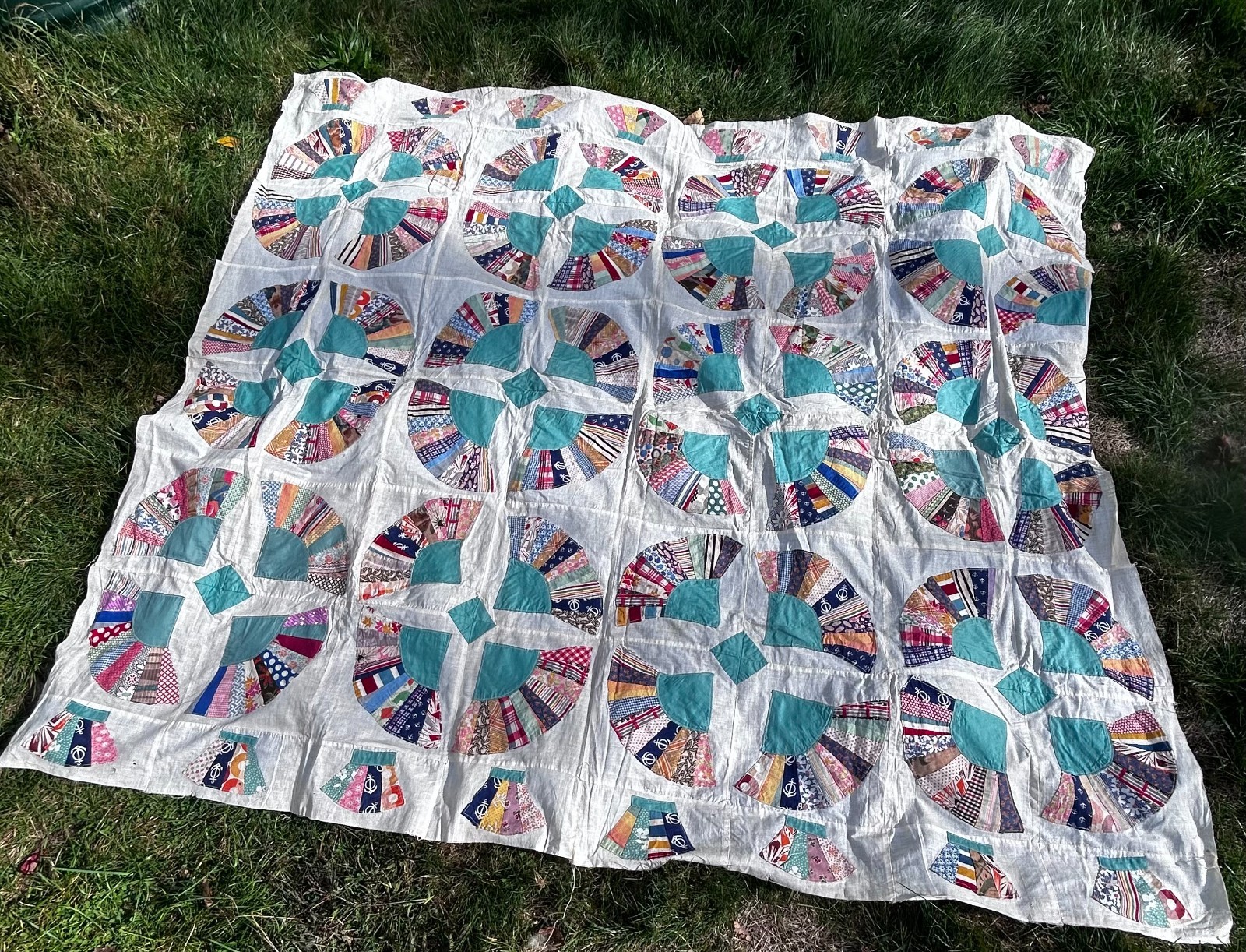 Vtg Hand Stitched Fan Quilt TOP - Scrappy Feed Sack & Turquoise Green 72\