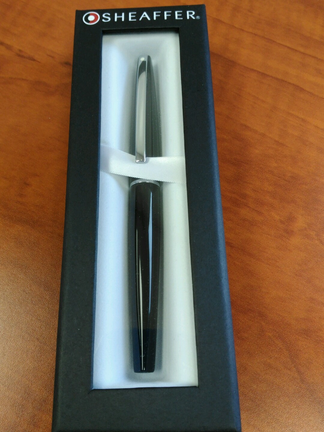 Sheaffer Taranis- Black -Fountain Pen W/Broad Nib 100% Authentic Sheaffer Taranis- Black -Fountain Pen W/Broad Nib 100% Authentic