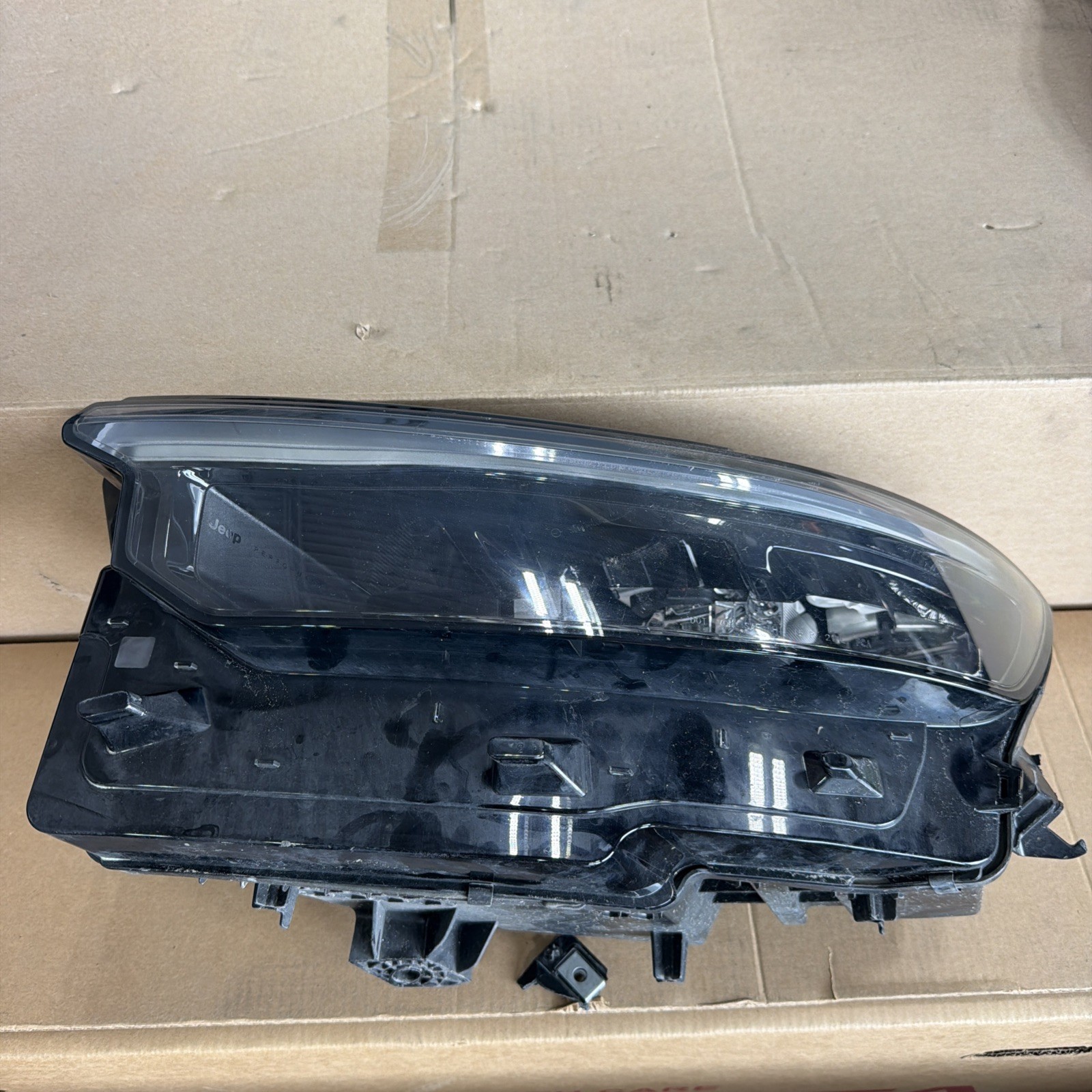 2021-25 JEEP GRAND CHEROKEE LH LED HEADLIGHT OEM 68606229AB