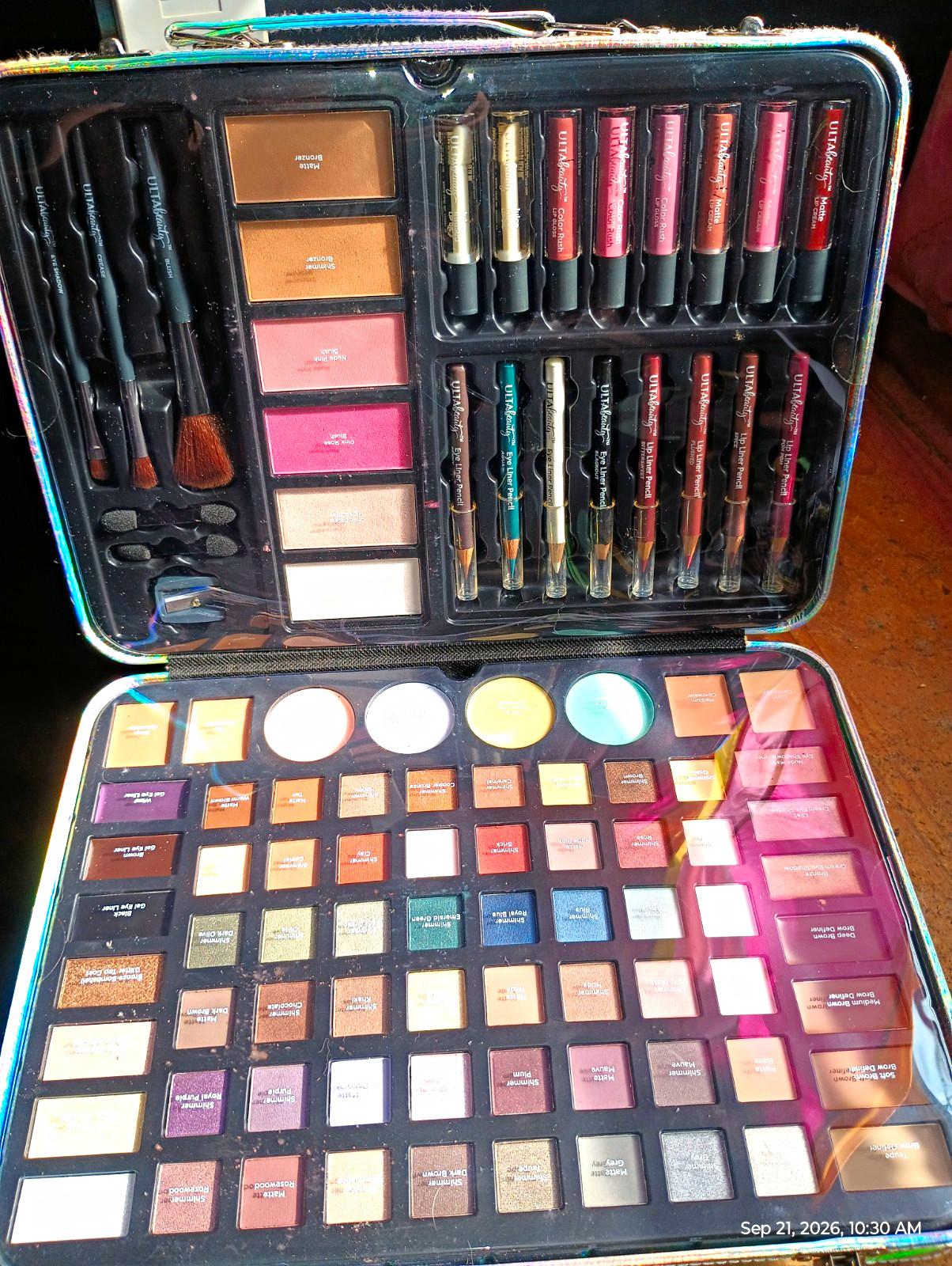 ULTA Beauty 90pc Makeup Kit Zip Case Eyeshadow Lip Gloss/Cream Liners Sharpener ULTA Beauty 90pc Makeup Kit Zip Case Eyeshadow Lip Gloss/Cream Liners Sharpener