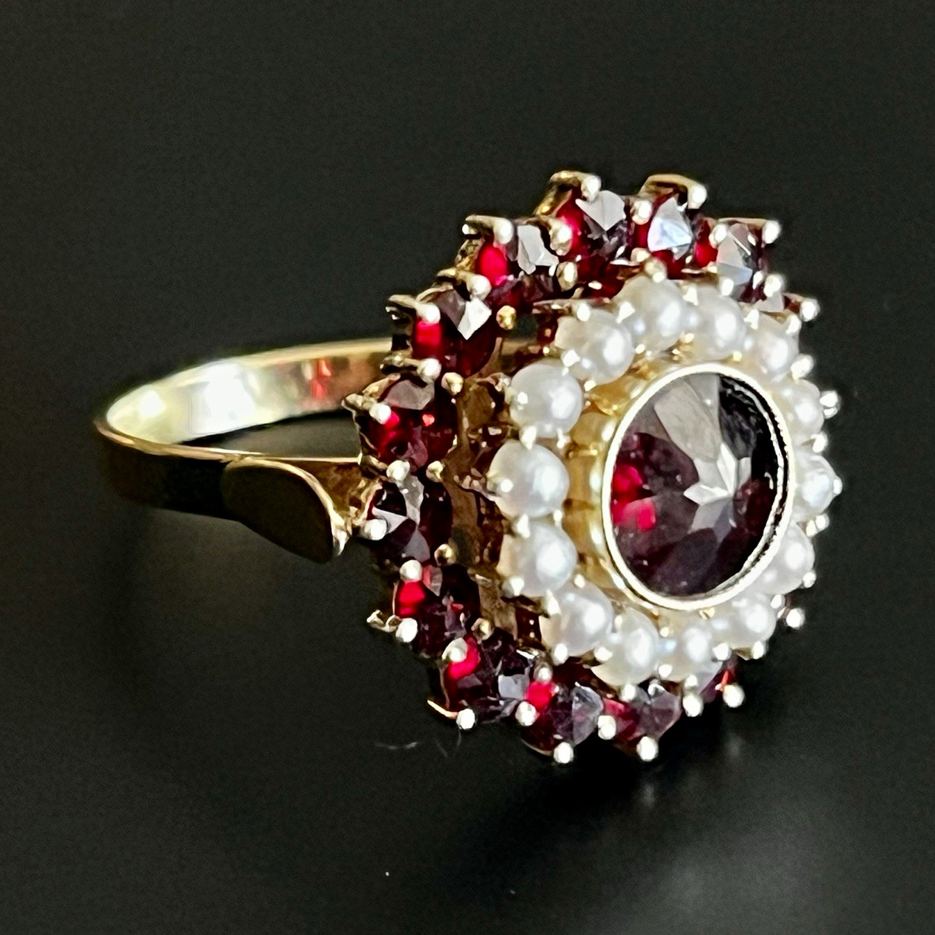 Beautiful Vintage 14K Gold Garnet & Seed Pearl Cluster Ring – Size 6.5 Beautiful Vintage 14K Gold Garnet & Seed Pearl Cluster Ring – Size 6.5