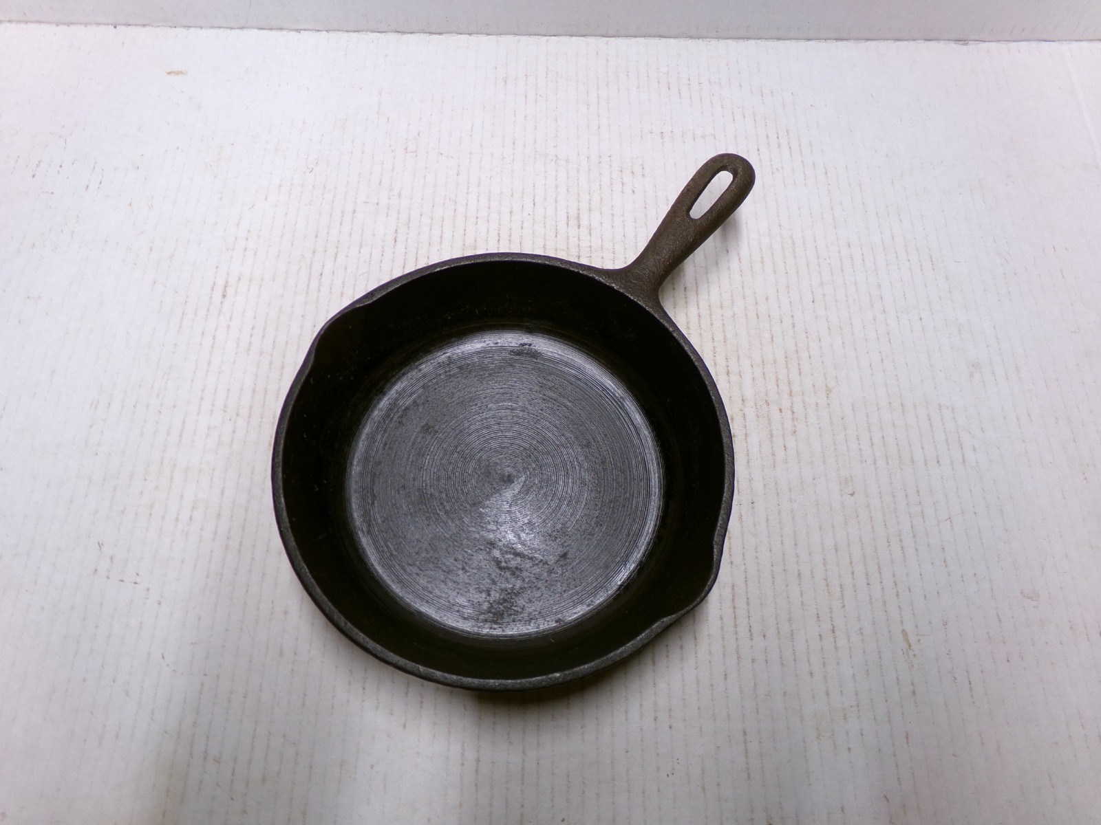 Cast Iron Skillet 8 Inch Double Spout
