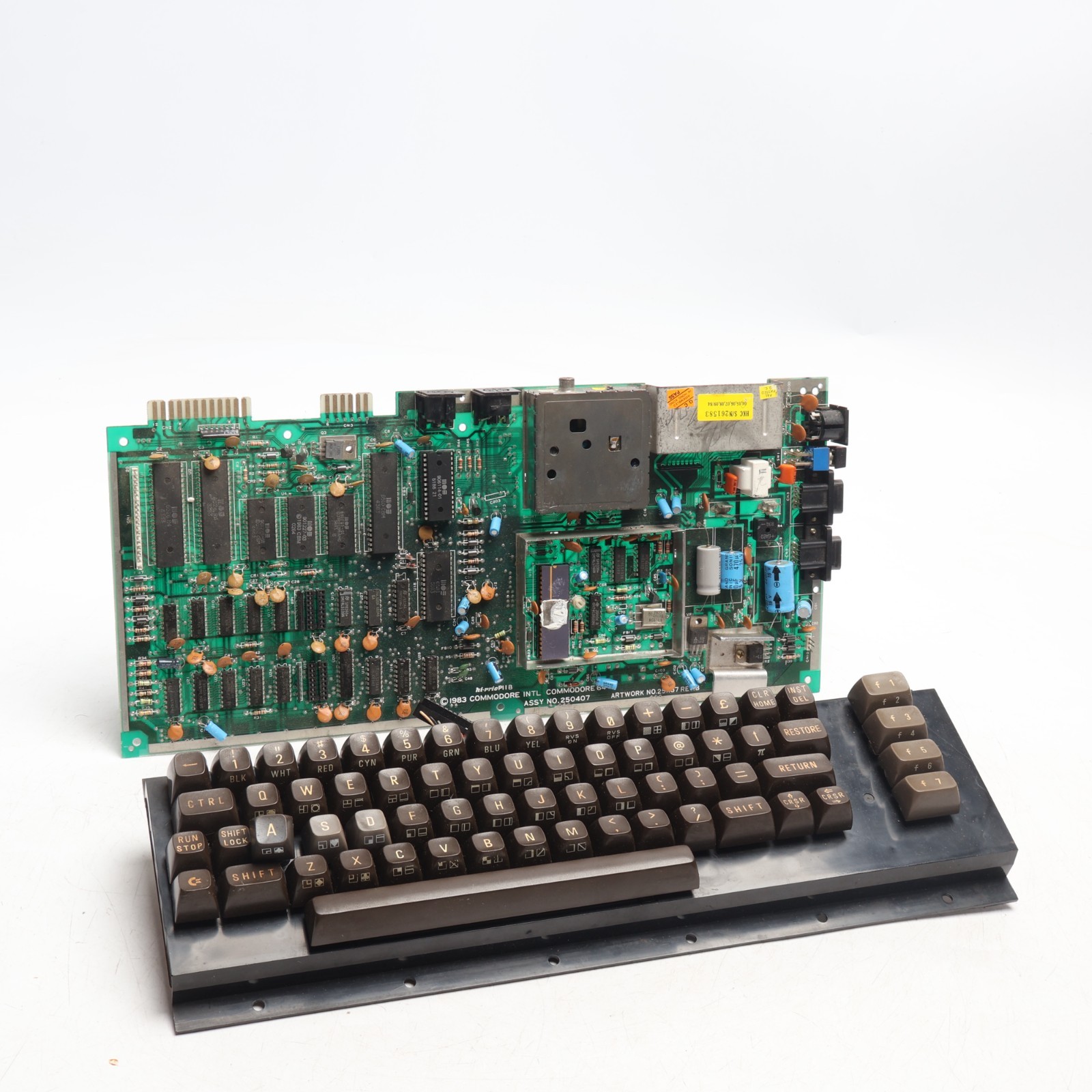 Original Vintage Commodore C64 BREADBIN Motherboard M/board W KEYBOARD Original Vintage Commodore C64 BREADBIN Motherboard M/board W KEYBOARD
