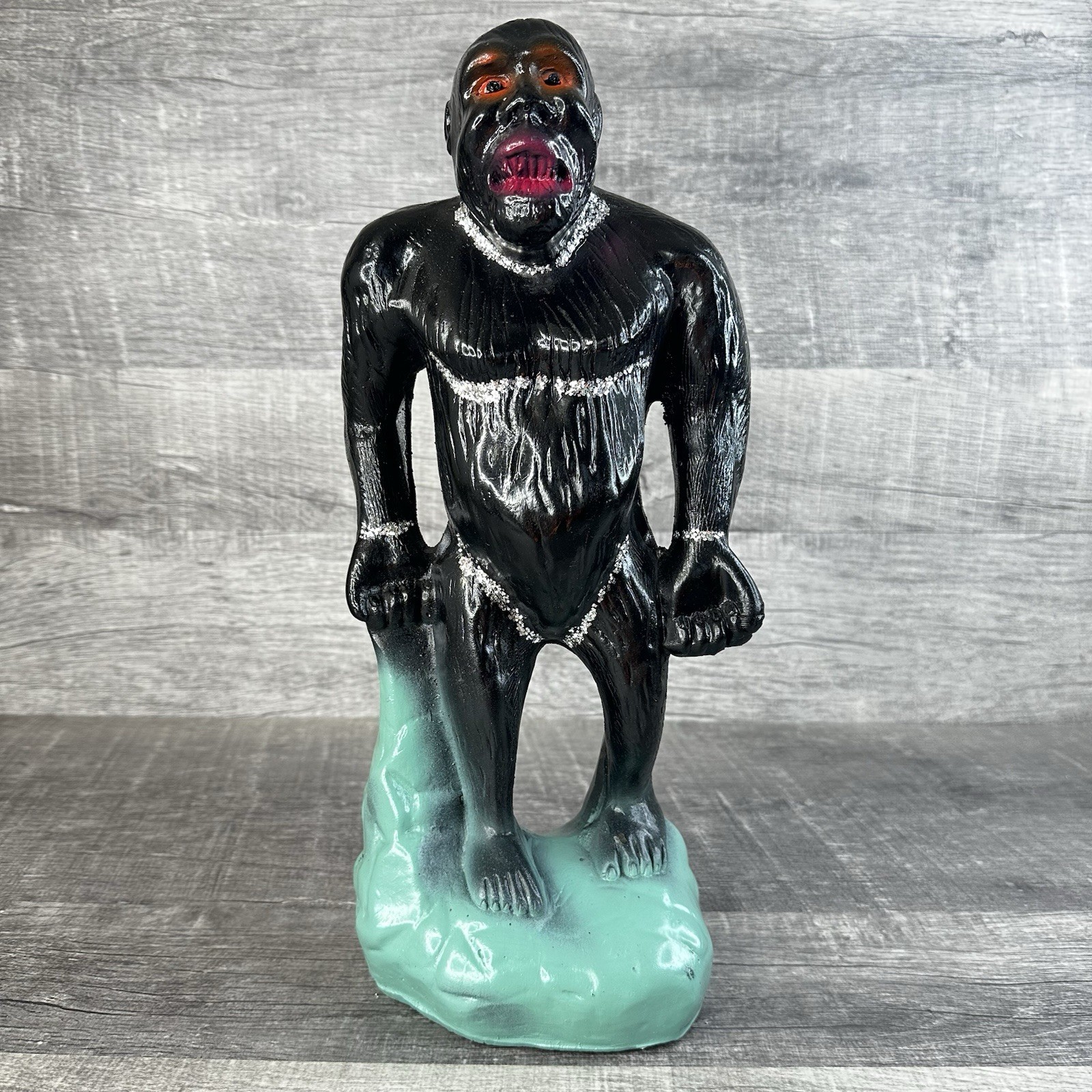 Vintage NOS King Kong Gorilla Chalkware Carnival Prize Glitter Statue 14in NICE Vintage NOS King Kong Gorilla Chalkware Carnival Prize Glitter Statue 14in NICE