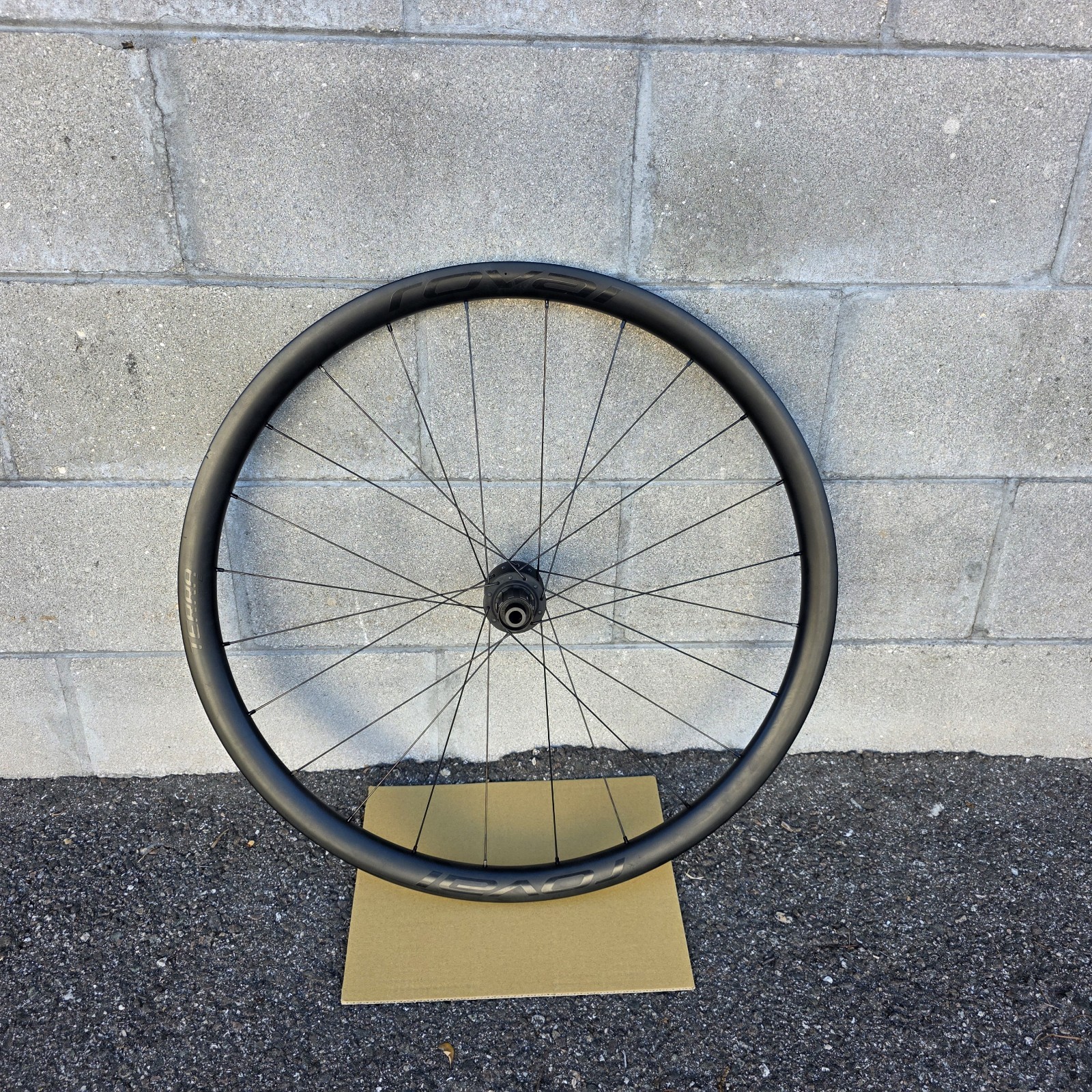 Roval Terra C Carbon Rear Wheel 700c Shimano Hg (Damaged) Roval Terra C Carbon Rear Wheel 700c Shimano Hg (Damaged)