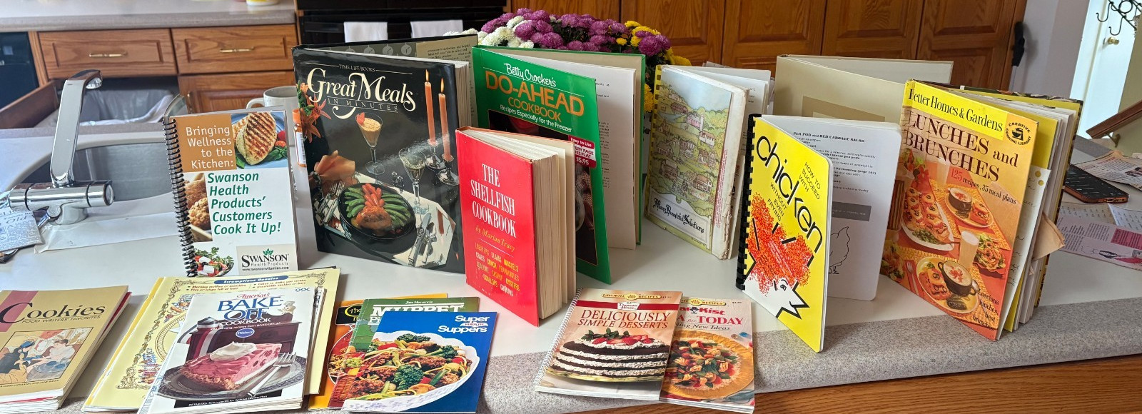 Lot 10 Vintage Cookbooks 6 Hard Cover 4 Spiral 8 Booklets Time Life, Betty Crock