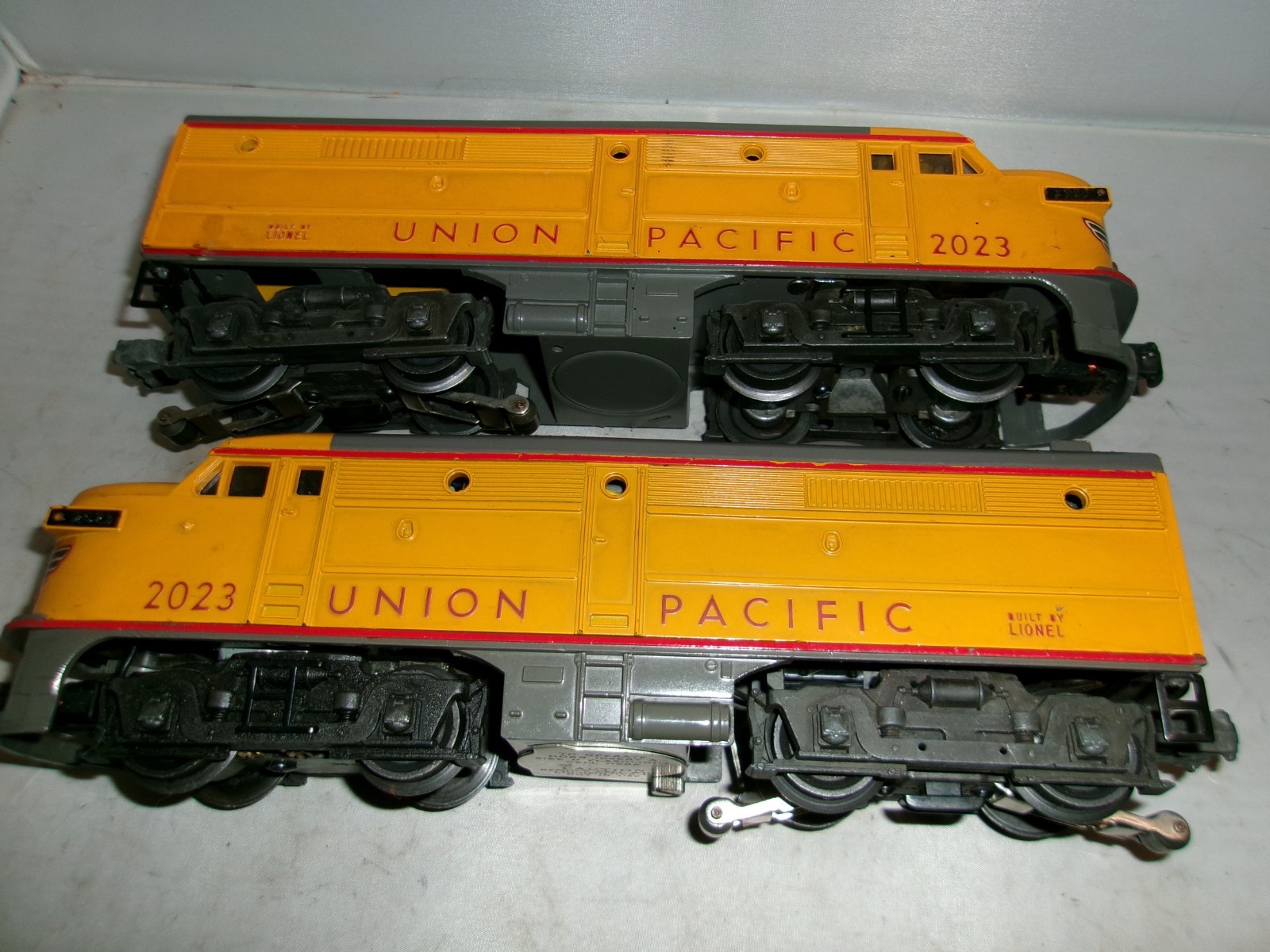 Lionel Postwar 2023 Union Pacific UP AA Diesel set, very clean c7 c1950 only Lionel Postwar 2023 Union Pacific UP AA Diesel set, very clean c7 c1950 only