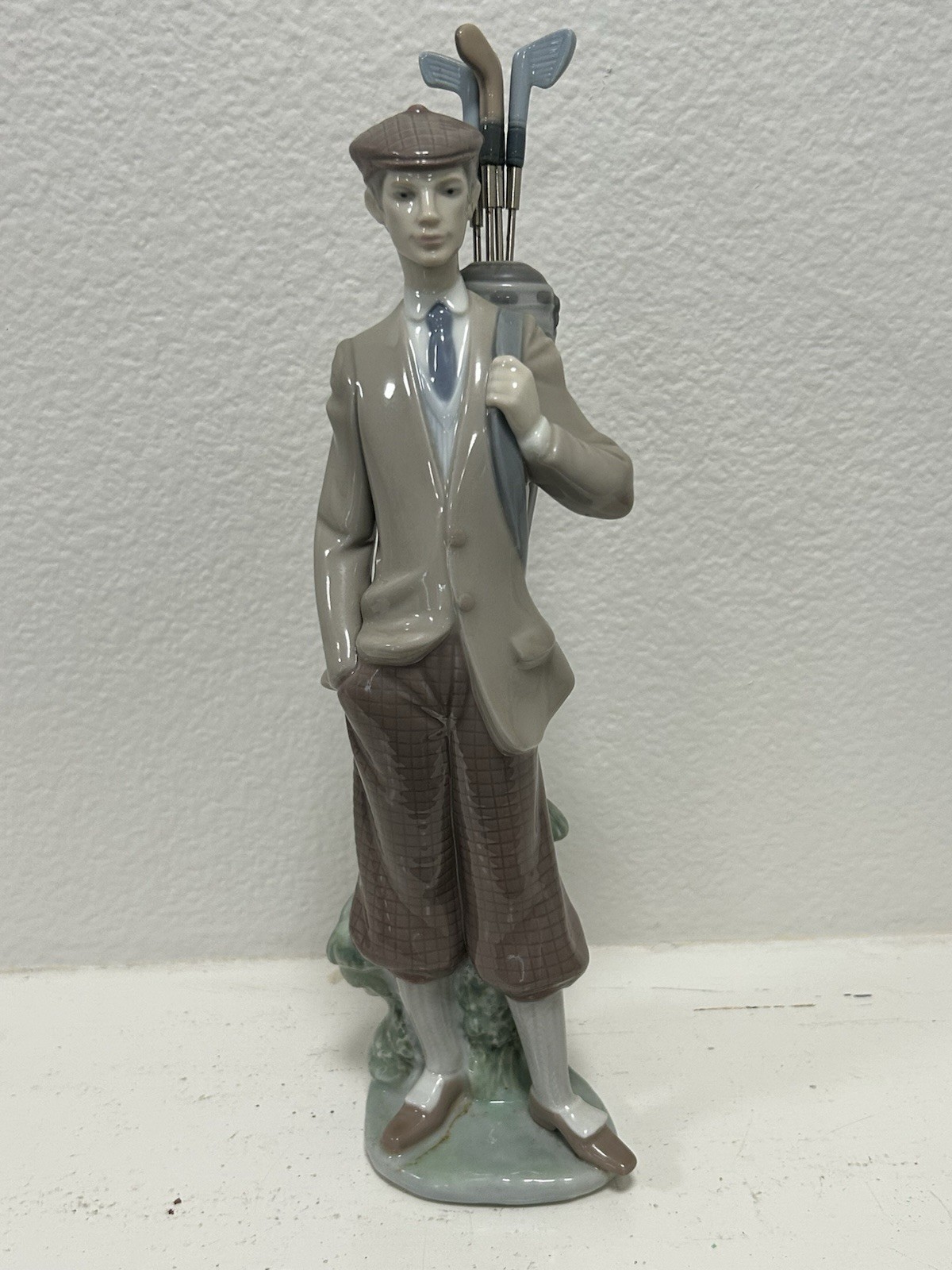 Lladro 5301 Waiting To Tee Off Golfer Figurine Retired No Box Lladro 5301 Waiting To Tee Off Golfer Figurine Retired No Box