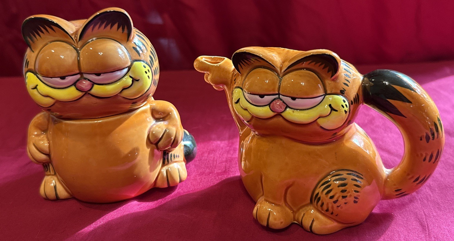 Vintage 1981 Enesco Garfield I Love Moo Juice Ceramic Creamer Sugar Set Davis Vintage 1981 Enesco Garfield I Love Moo Juice Ceramic Creamer Sugar Set Davis