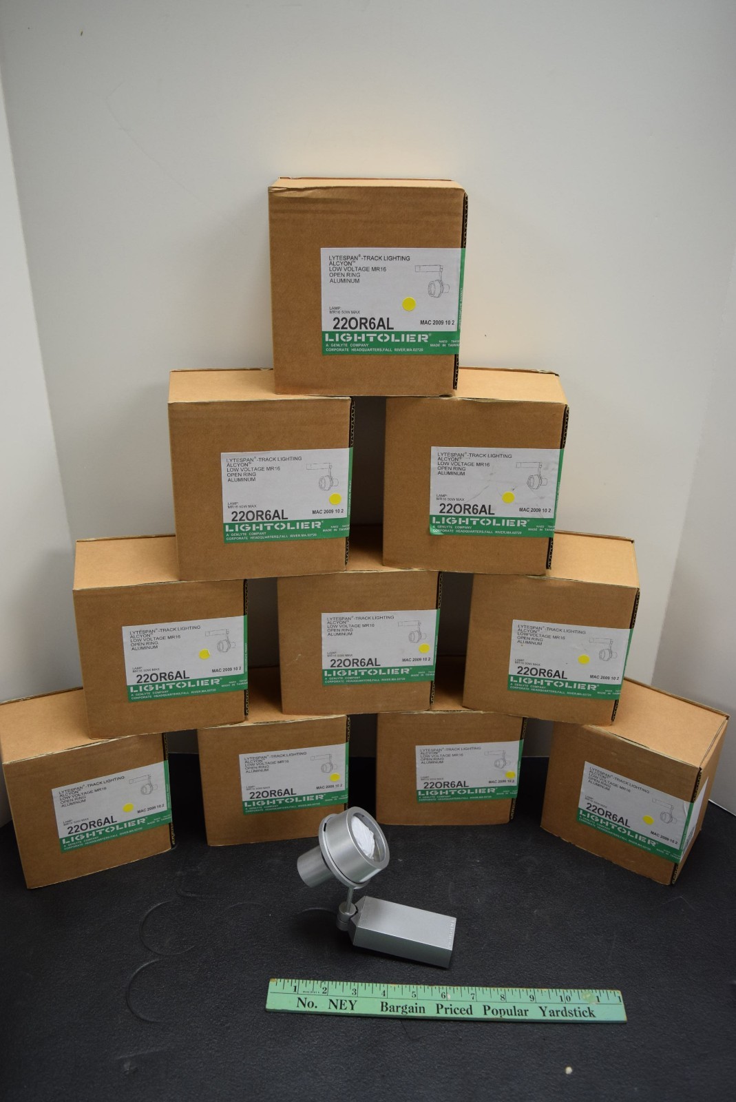 Lightolier 220R6AL Lytespan Low Voltage MR16 Step Spot Track Lighting Alcyon Lightolier 220R6AL Lytespan Low Voltage MR16 Step Spot Track Lighting Alcyon
