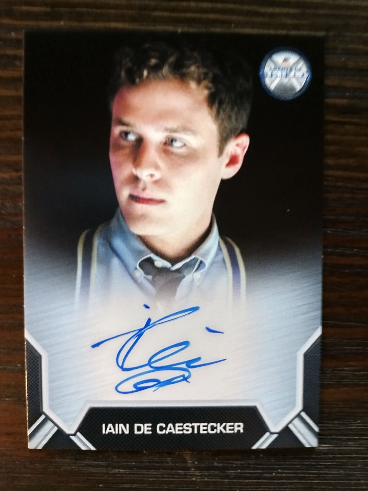 2015 MARVEL AGENTS OF S.H.I.E.L.D. IAIN DE CAESTECKER as AGENT LEO FITZ AUTO