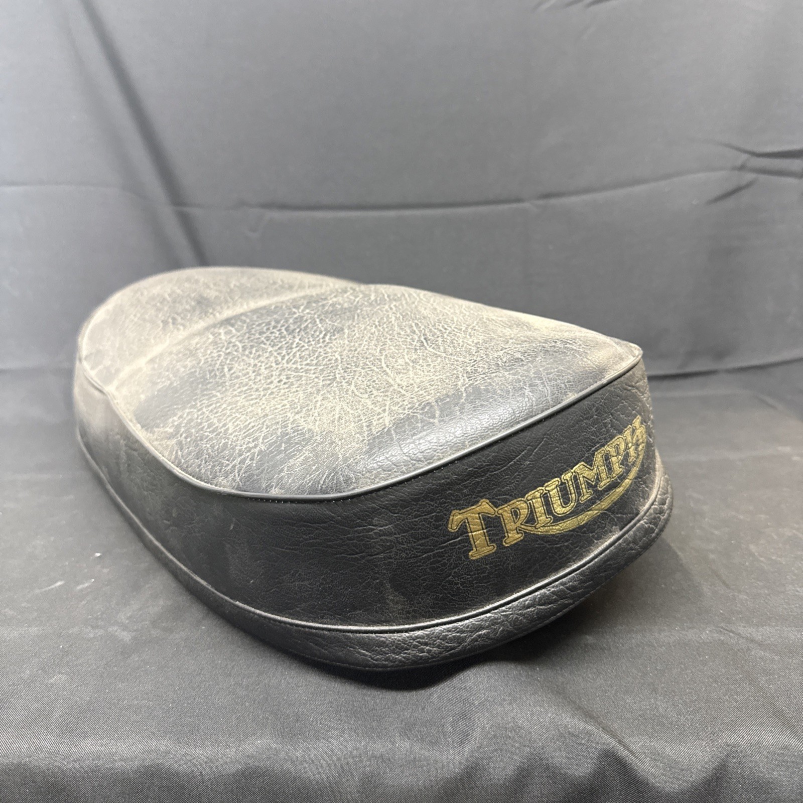 Vintage Triumph Leather Seat Great Condition #0363 Vintage Triumph Leather Seat Great Condition #0363